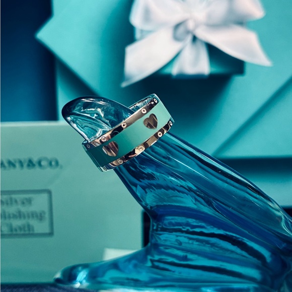 🍀WAS $510: Tiffany & Co. Blue Enamel & AG925 Silver Heart Ring NWOT - Picture 3 of 11
